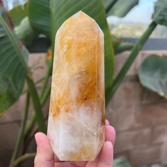 Golden Healer Crystal Tower - Picture 3 of 10